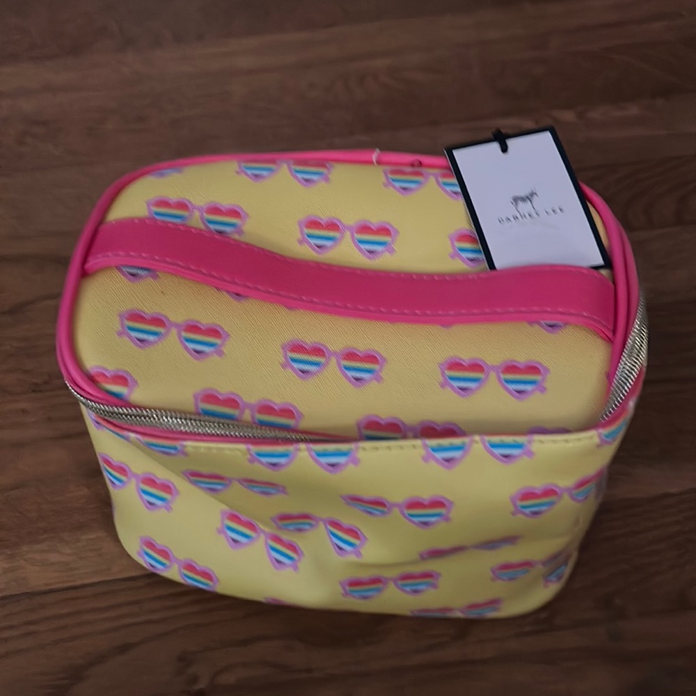 Women’s Vera Bradley makeup bag